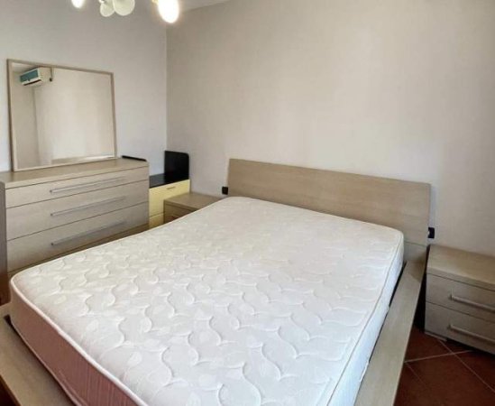 Tirane, jepet me qera apartament 1+1 85 m² 400 Euro