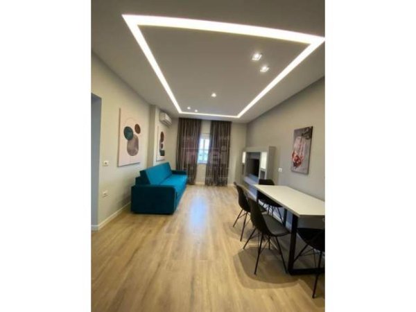Tirane, jepet me qera apartament 2+1+BLK Kati 2, 90 m² 600 Euro (21 Dhjetori)