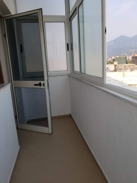 Tirane, jepet me qera apartament 2+1+BLK Kati 10, 67 m² 450 Euro (Don Bosko)