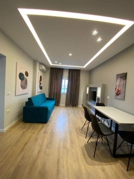 Tirane, jepet me qera apartament 2+1+BLK Kati 1, 85 m² 600 Euro (prane Konvikteve te Inxhinierise)