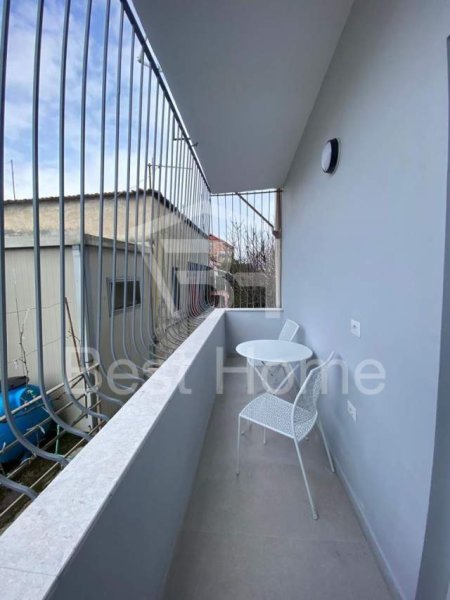 Tirane, jepet me qera apartament 2+1+BLK Kati 2, 80 m² 600 Euro (21 Dhjetori, prane Inxhinierise se Ndertimit)