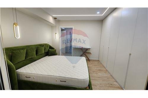 Tirane, jepet me qera apartament 2+1+BLK Kati 2, 140 m² 1.500 Euro