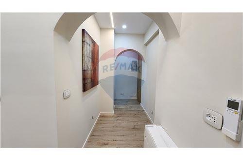 Tirane, jepet me qera 2+1 140 m² 1.500 Euro
