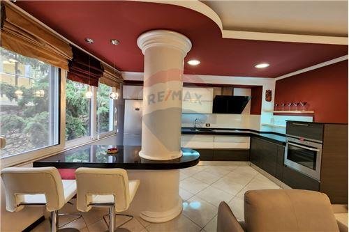 Tirane, jepet me qera apartament 2+1 Kati 2, 117 m² 750 Euro