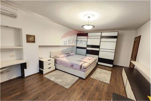 Tirane, jepet me qera apartament 2+1 Kati 2, 117 m² 750 Euro