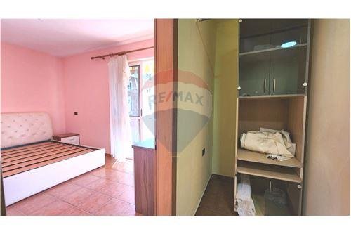 Tirane, jepet me qera apartament 2+1 Kati 5, 81 m² 600 Euro