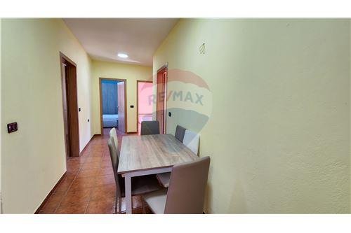 Tirane, jepet me qera apartament 2+1 Kati 5, 81 m² 600 Euro