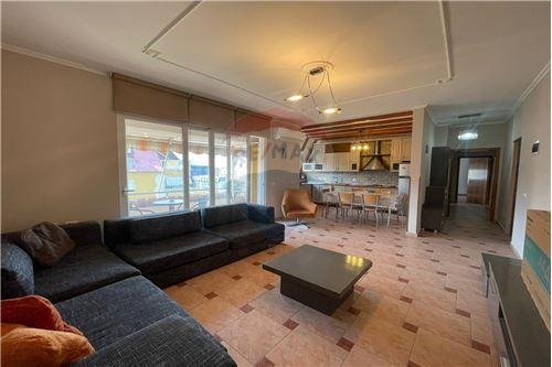 Tirane, jepet me qera apartament 2+1+BLK Kati 7, 130 m² 550 Euro