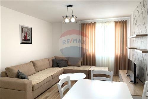 Tirane, jepet me qera apartament 1+1 65 m² 400 Euro