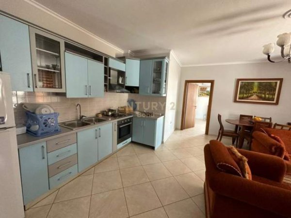 Tirane, jepet me qera apartament 2+1 Kati 4, 160 m² 550 Euro (Tregu Elektrik)