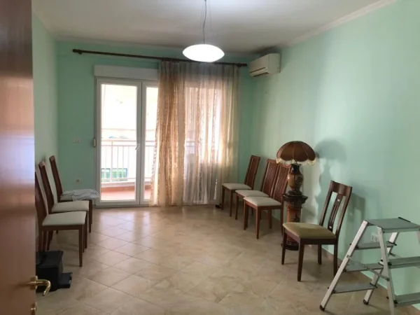 Tirane, jepet me qera zyre Kati 4, 160 m² 900 € (Myslym Shyri)