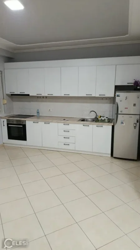 Tirane, jepet me qera apartament 2+1+Ballkon Kati 4, 80 m² 550 € (RIZA CEROVA)