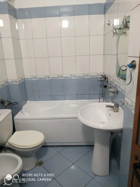 Tirane, jepet me qera apartament 2+1+Ballkon Kati 4, 80 m² 550 € (RIZA CEROVA)