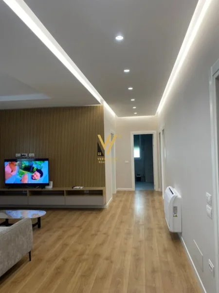 Tirane, jepet me qera apartament 3+1+Ballkon Kati 2, 173 m² 1.800 € (LIQENI I THATE)