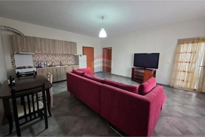 Tirane, jepet me qera apartament 1+1+Ballkon Kati 3, 72 m² 400 € (Astir (prane Bar Artisti))