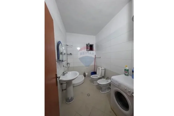 Tirane, jepet me qera apartament 1+1+Ballkon Kati 3, 72 m² 400 € (Astir (prane Bar Artisti))