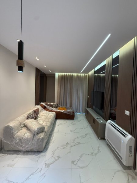 Tirane, jepet me qera apartament 1+1+Ballkon Kati 2, 75 m² 850 € (LAPRAKE)