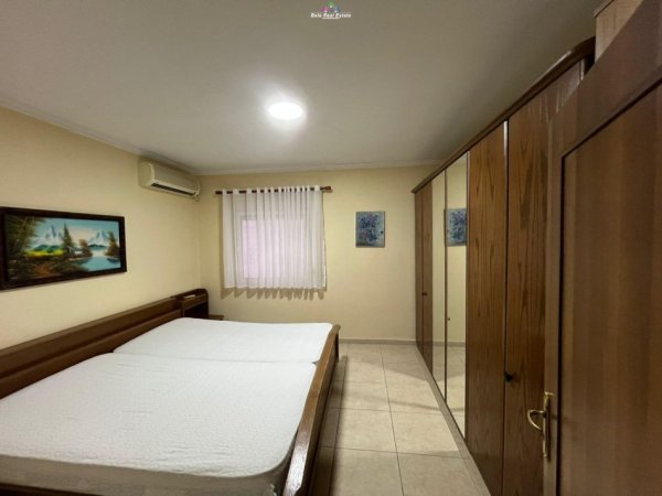 Tirane, jepet me qera apartament 1+1+Ballkon Kati 3, 70 m² 620 € (prane OSHE-se)