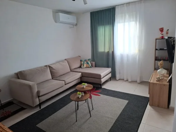 Vlore, jepet me qera apartament 1+1 Kati 5, 6 m² 250 €