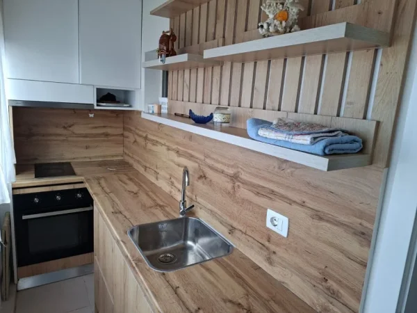 Vlore, jepet me qera apartament 1+1 Kati 5, 6 m² 250 €