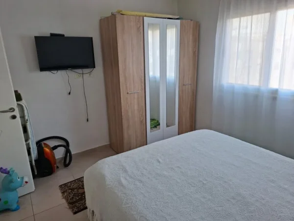 Vlore, jepet me qera apartament 1+1 Kati 5, 6 m² 250 €