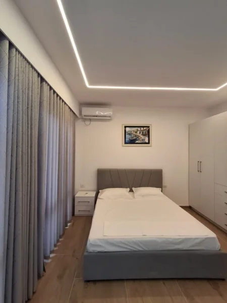 Vlore, jepet me qera garsonier 1+1 , 250 € 