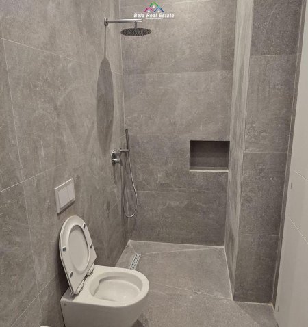 Tirane, jepet me qera zyre Kati 6, 60 m² 700 € (prane Kompleksit Kika 2)