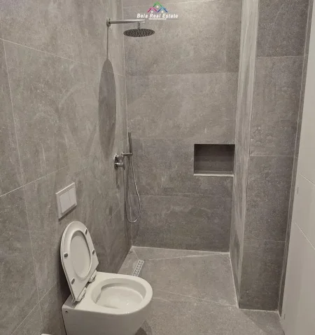 Tirane, jepet me qera zyre Kati 6, 60 m² 700 € (prane Kompleksit Kika 2)