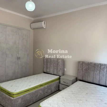 Tirane, jepet me qera apartament 3+1 Kati 3, 120 m² 800 € (Sauk)