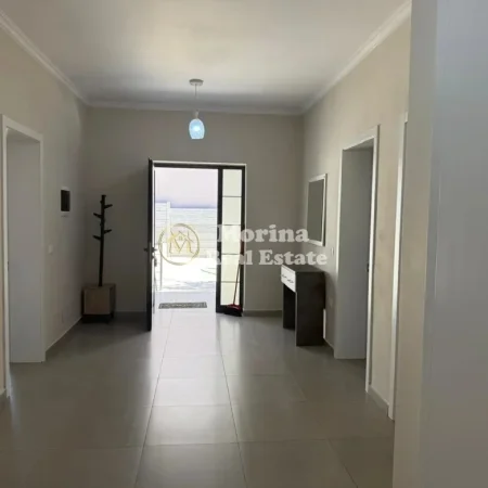Tirane, jepet me qera apartament 3+1 Kati 3, 120 m² 800 € (Sauk)