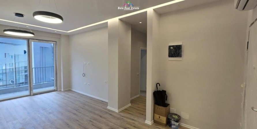 Tirane, jepet me qera zyre Kati 6, 100 m² 900 € (prane Kompleksit Kika 2)