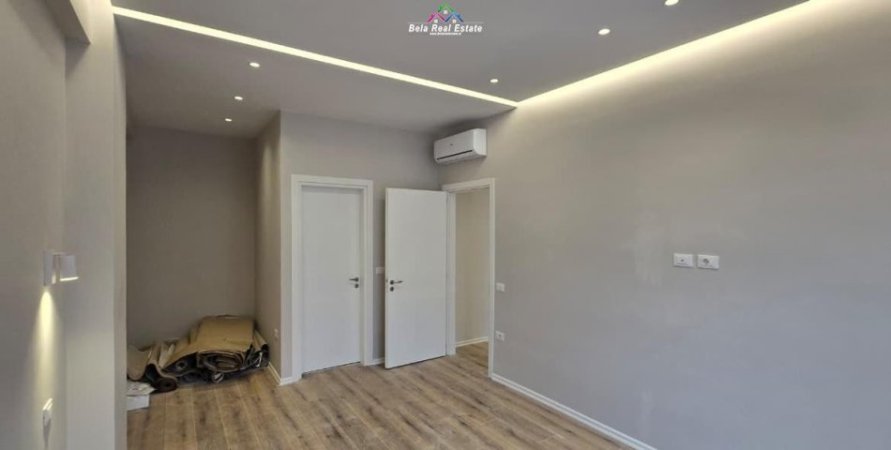 Tirane, jepet me qera zyre Kati 6, 100 m² 900 € (prane Kompleksit Kika 2)