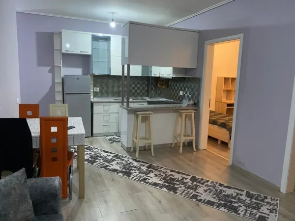 Jepet me Qera Apartament 2+1 i mobiluar ne Astir,,   500 €URO