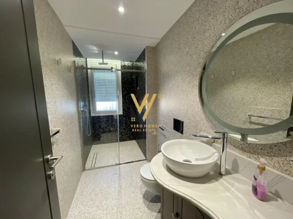 Tirane, jepet me qera apartament 3+1+Ballkon Kati 4, 220 m² 1.500 € (KOPSHTI BOTANIK)