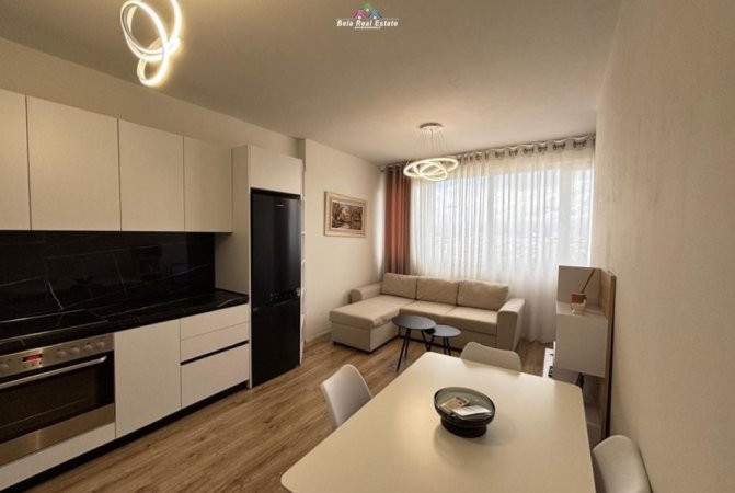 Tirane, jepet me qera apartament 2+1+Ballkon Kati 10, 85 m² 630 € (tek Kompleksi Golden Park)