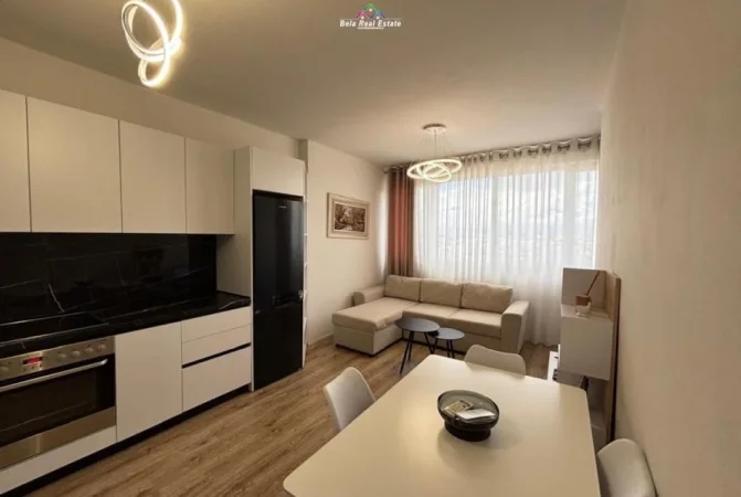 Tirane, jepet me qera apartament 2+1+Ballkon Kati 10, 85 m² 630 € (tek Kompleksi Golden Park)