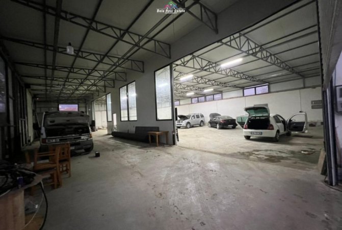 Tirane, jepet me qera magazine Kati 0, 700 m² 3.500 € (prane Profarmes)