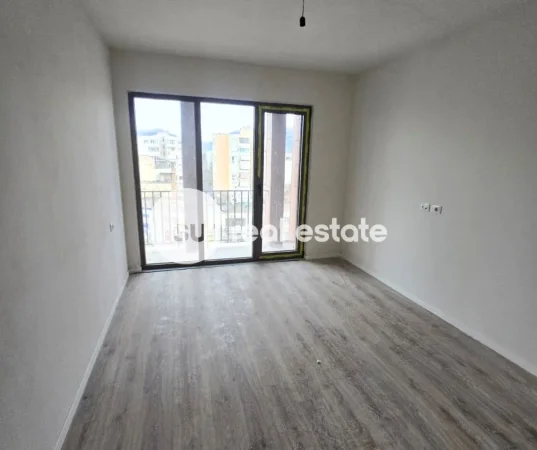 Tirane, shitet apartament 2+1+Ballkon Kati 4, 107 m² (LAPRAKE)