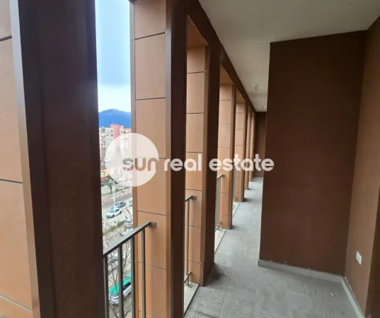 Tirane, shitet apartament 2+1+Ballkon Kati 4, 107 m² (LAPRAKE)
