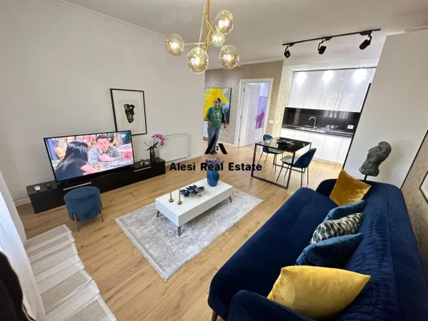 Tirane, jepet me qera apartament 2+1 Kati 9, 98 m² 900 € 