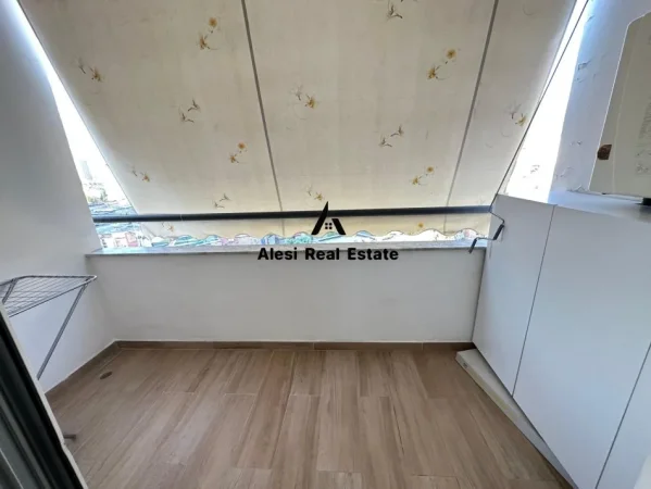 Tirane, jepet me qera apartament 2+1 Kati 9, 98 m² 900 € 