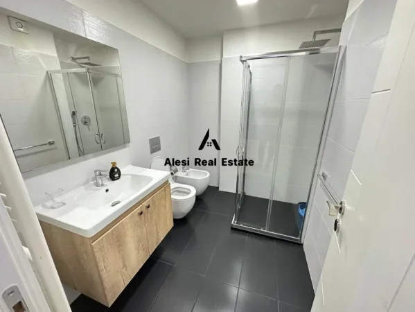 Tirane, jepet me qera apartament 2+1 Kati 9, 98 m² 900 € 