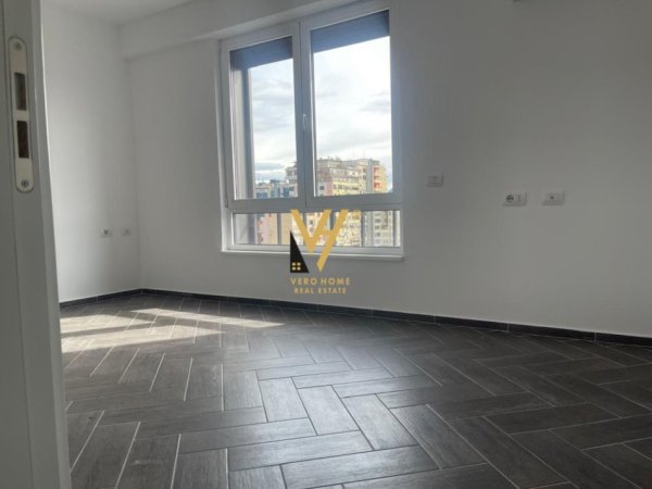 Tirane, jepet me qera zyre Kati 10, 80 m² 800 € (MYSLYM SHYRI)