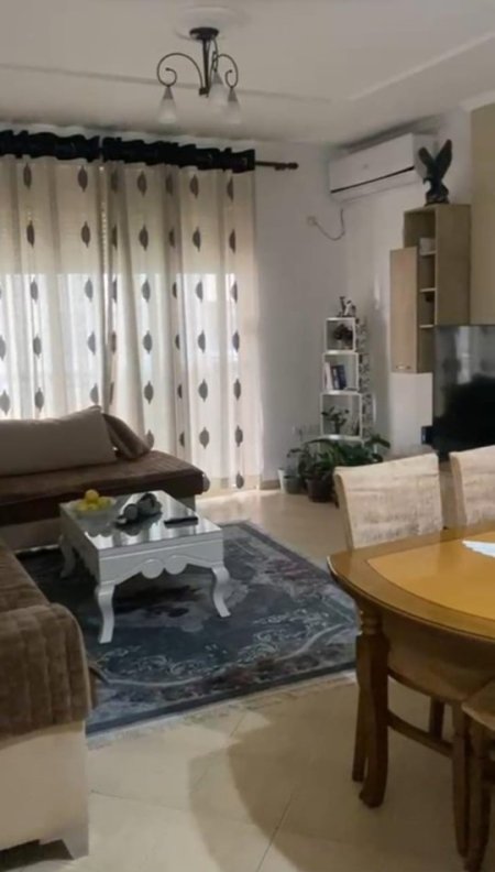 Tirane, jepet me qera apartament 2+1+Ballkon Kati 4, 106 m² 600 € (ASTIR)