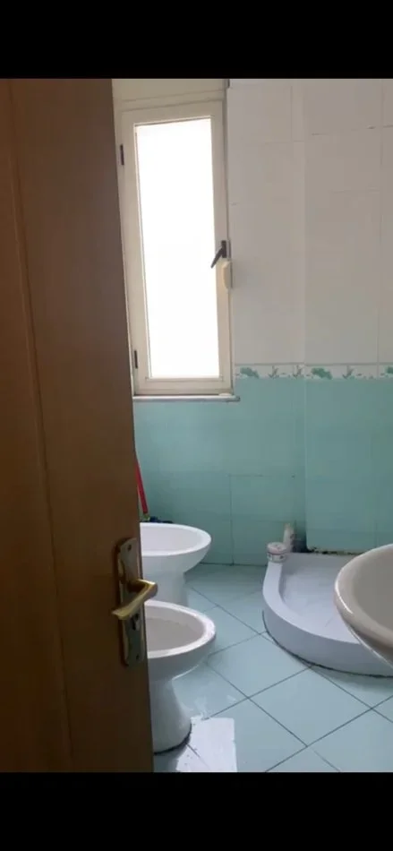 Tirane, jepet me qera apartament 2+1+Ballkon Kati 4, 106 m² 600 € (ASTIR)