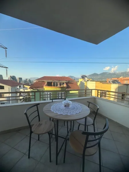 Tirane, jepet me qera apartament 1+1 Kati 3, 65 m² 600 € 