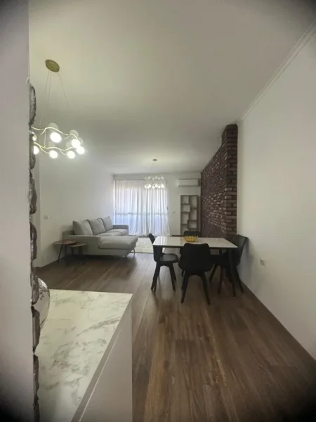 Tirane, jepet me qera apartament 1+1 Kati 3, 65 m² 600 € 
