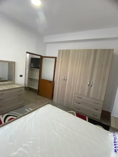 Tirane, jepet me qera shtepi 1+1 Kati 1, 60 m² 350 € (Selit ,Nenstacioni Elektrik)