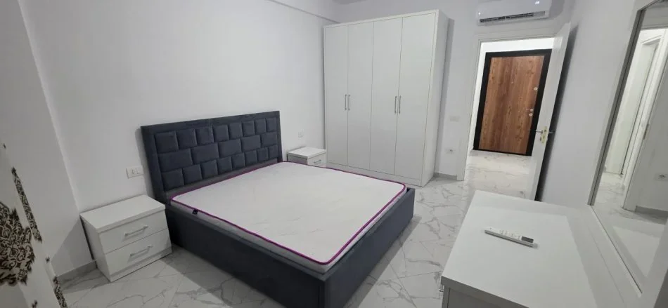 Tirane, jepet me qera apartament 1+1+Ballkon Kati 7, 70 m² 450 € (ASTIR)