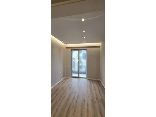 Tirane, jepet me qera apartament 2+1 Kati 6, 92 m² 900 € (Komuna e Parisit)